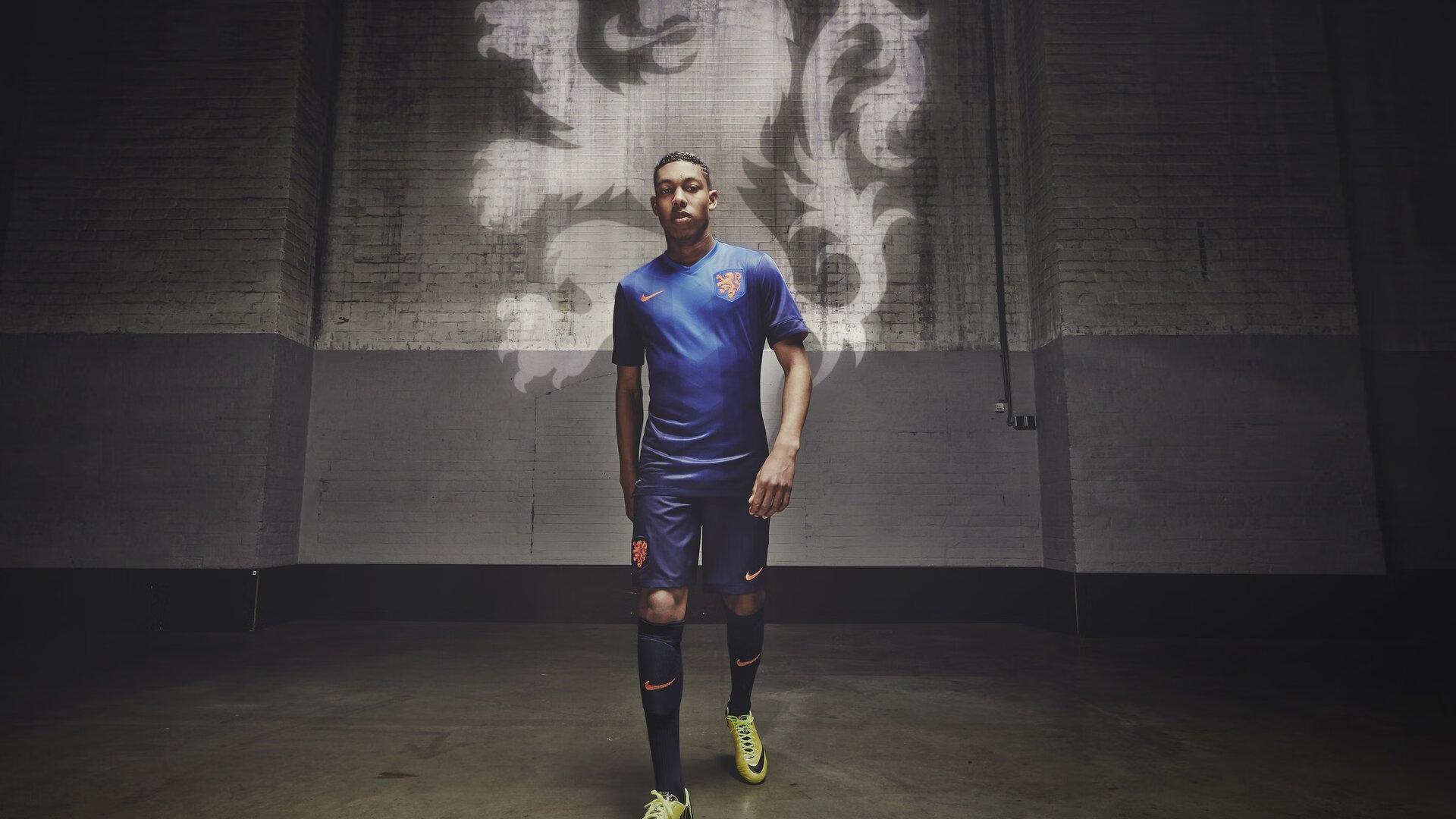 费德勒退役一周年回顾，传奇谢幕，网球世界永恒的记忆