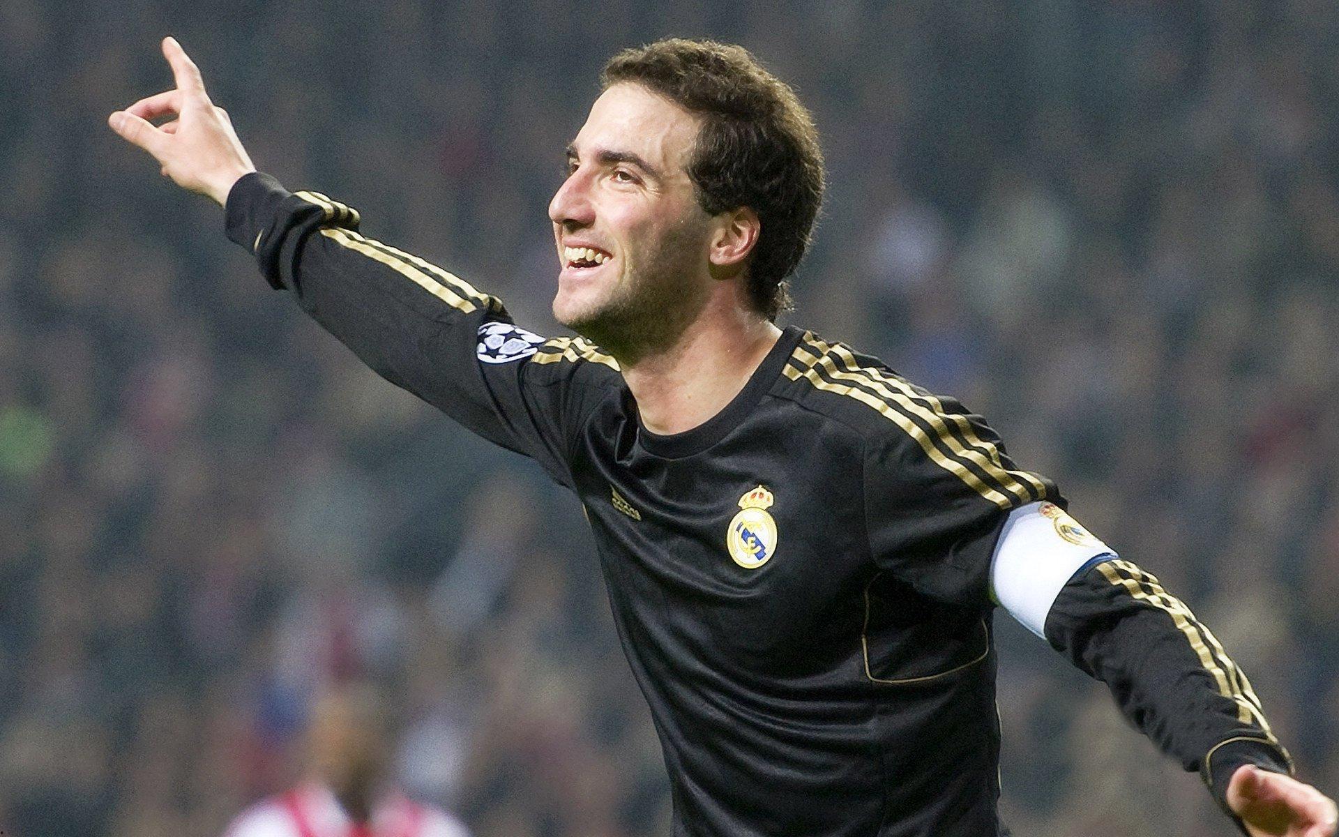 混合泳新星闪耀全国锦标赛，破纪录表现引爆泳坛热议